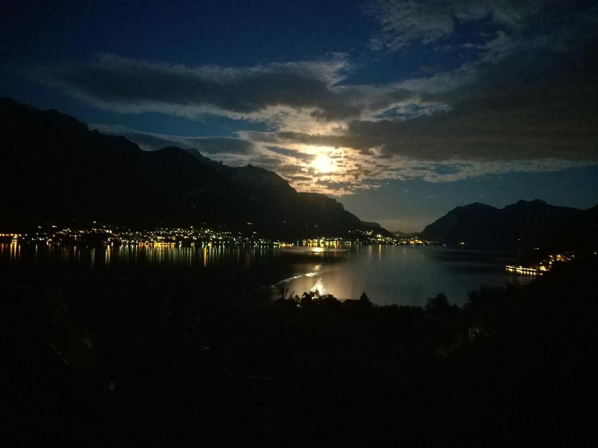Apartment A Lago Private Beach And Parking Oliveto Lario Quarto foto